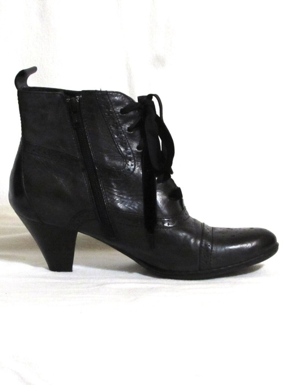 Womens Ladies Born Black Leather Lace Up "Peasant" Heels Boots 8.5 M Orig $190 - Picture 5 of 10